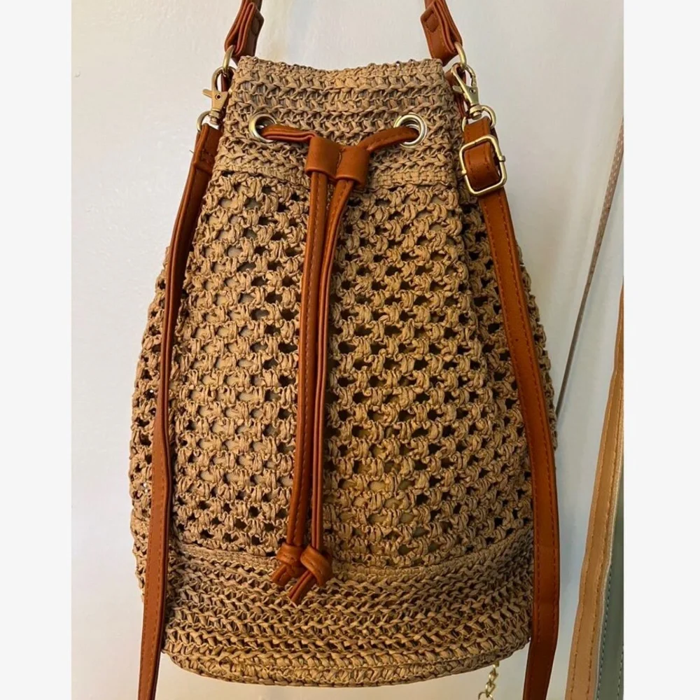 Boho Straw Vegan Leather Strap Bucket Crossbody Bag - Picture 6 of 7